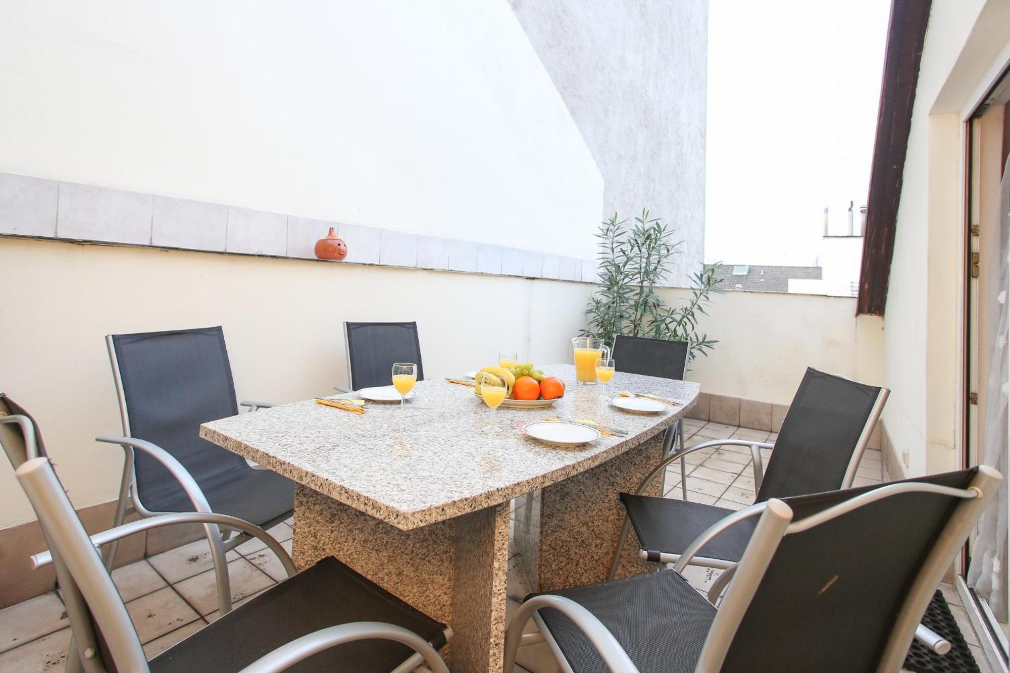 Mozart Apartament *